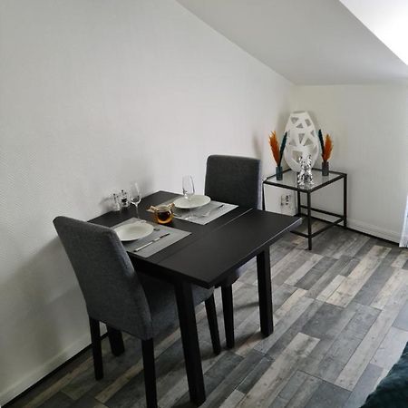 Un Appartement Qui A Du Chien Épernay Exterior foto