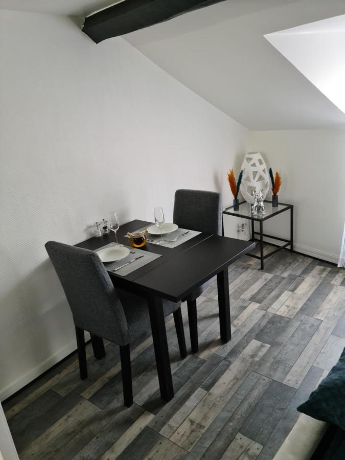 Un Appartement Qui A Du Chien Épernay Exterior foto